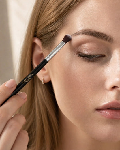 Blending brush from 14-piece professional makeup brush set